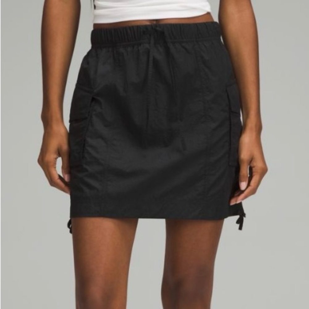 lululemon NWT Nylon Cargo Black Mini Skirt